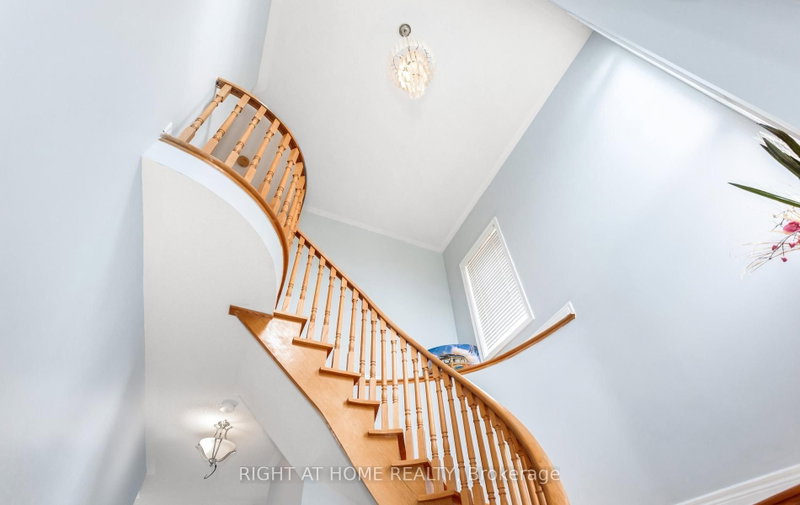 3852 Bloomington Mississauga,ON L5M 0A3 — Photo 27
