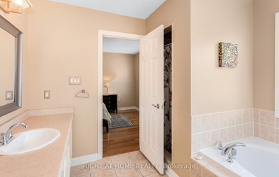 3852 Bloomington Mississauga,ON L5M 0A3 — Photo 34