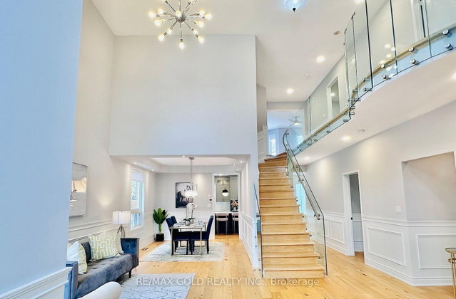 2293 Woodcrest Drive
