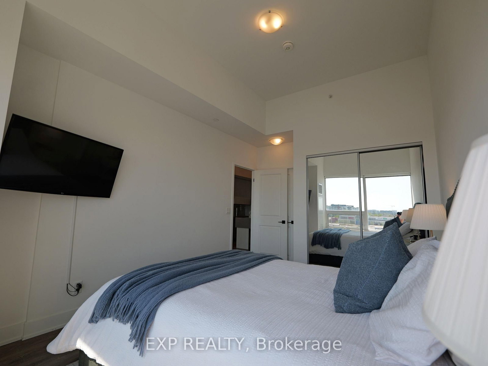 2481 Taunton Route, Unit 401 - Photo 12