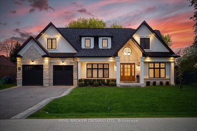 4-bed Detached House · 1445 Skyline Dr