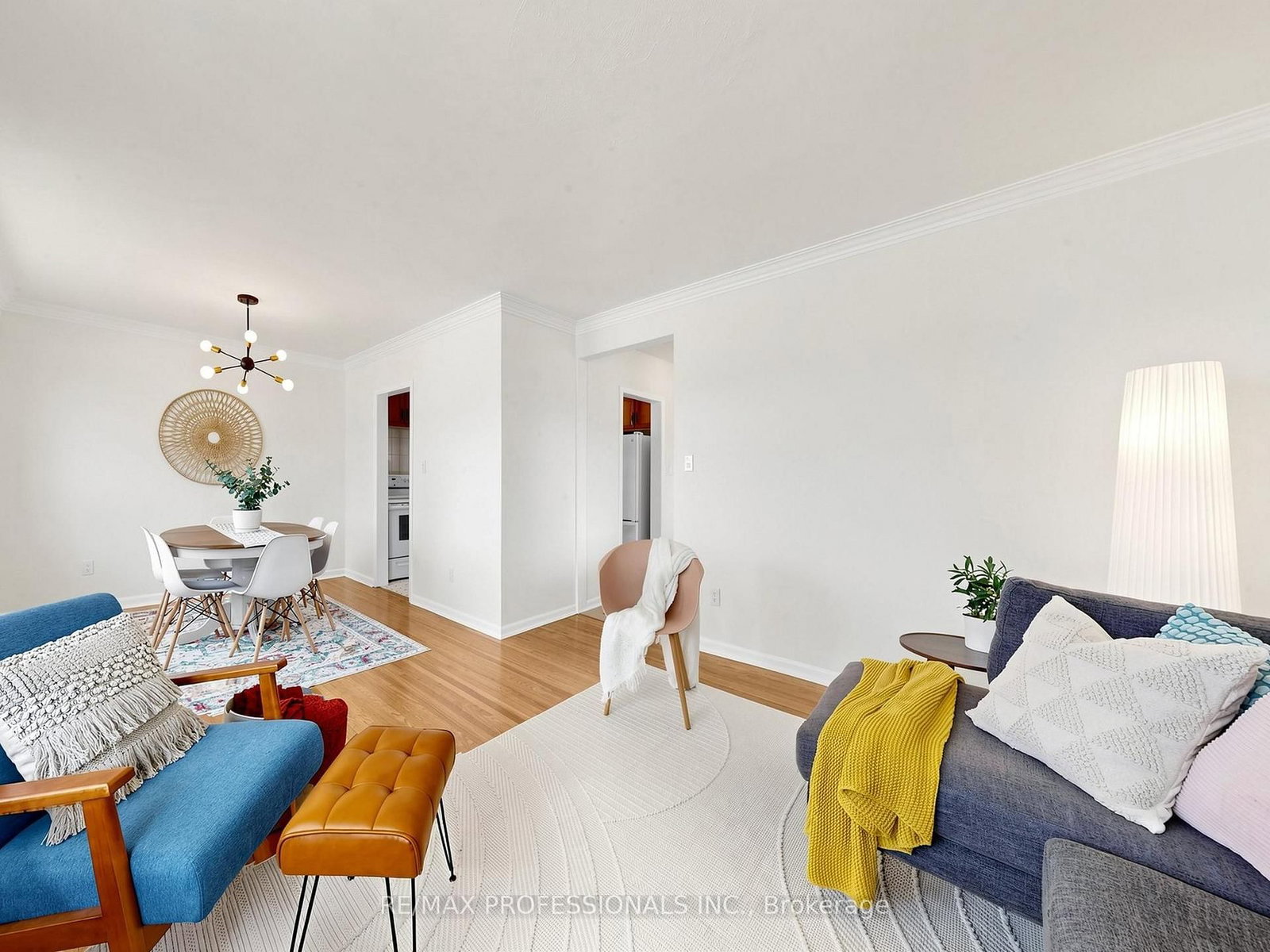 Listing Image 5