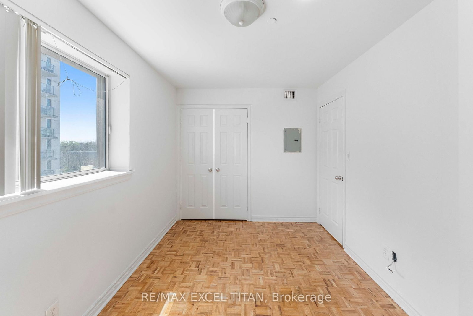 1407 Dupont Street, Unit 409 - Photo 5