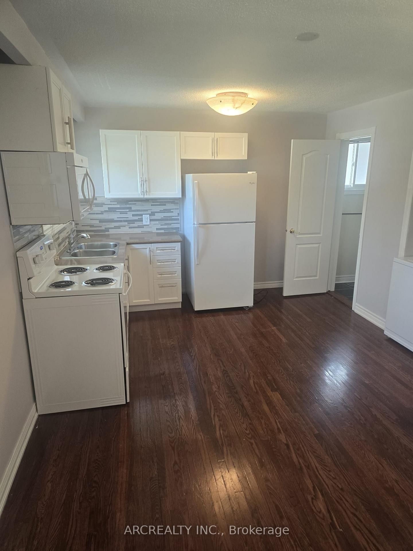 Upper Level-1178 Kipling Avenue, Toronto, ON, photo 4