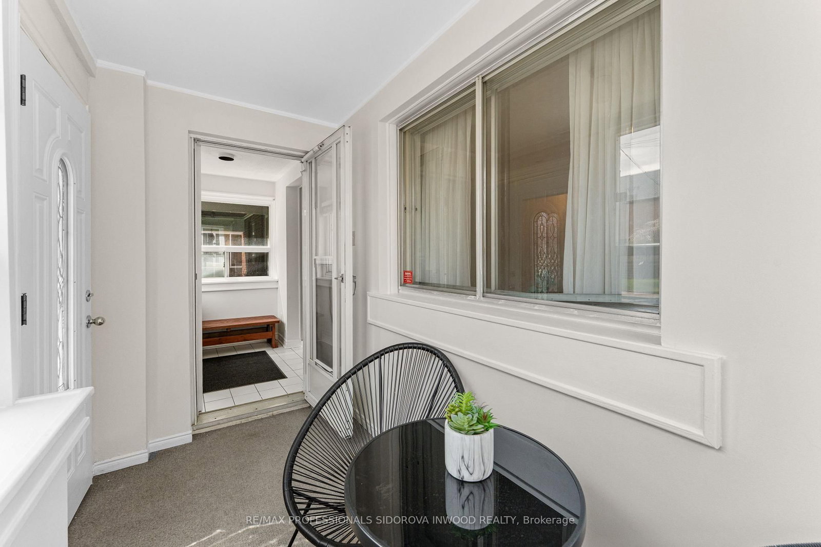 580 Willard Avenue - Photo 4