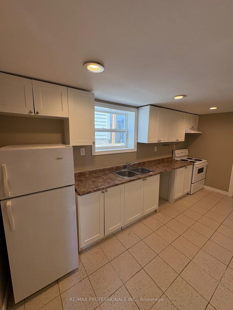 8 Birch Tree Crescent