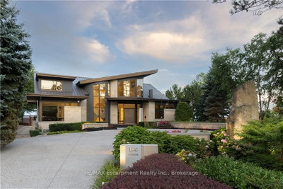 5-bed Detached House · 1540 WATERSEDGE Rd