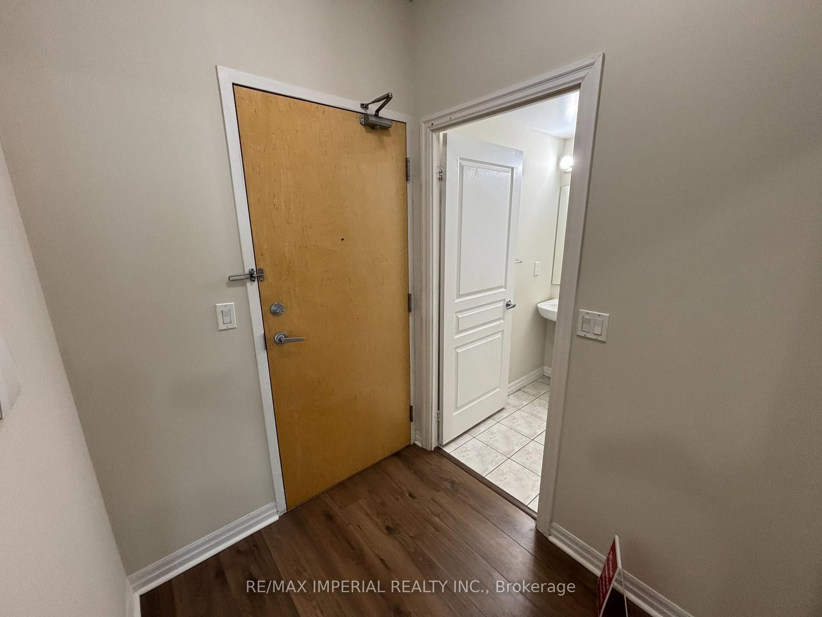 220 Burnhamthorpe Road W, Unit 2110 - Photo 4