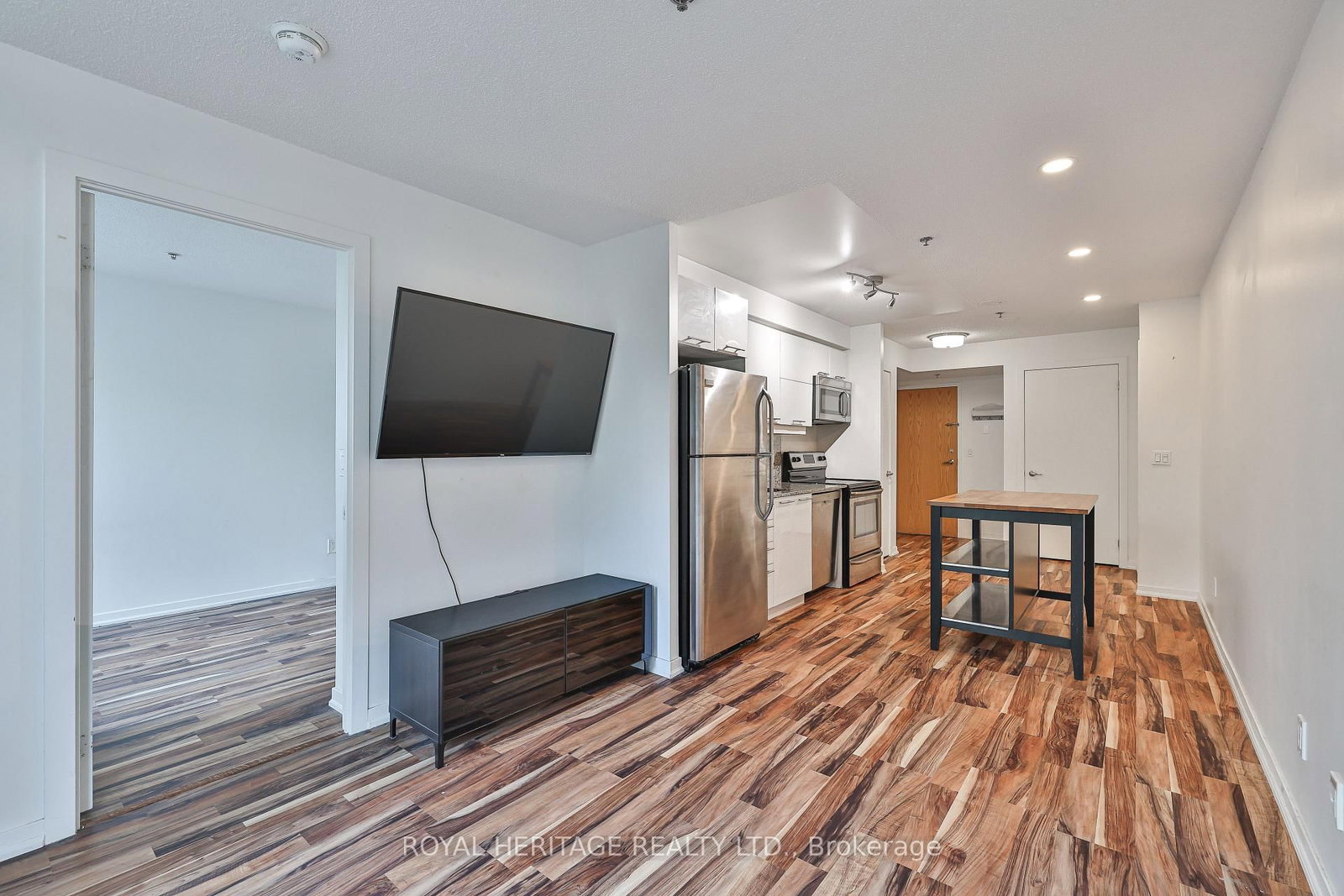 38 Joe Shuster Way • #104 • Toronto, ON photo 12