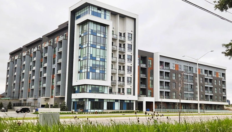 home for lease on 614-95 Dundas Street W