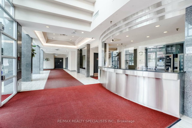 1808 - 265 Enfield Place