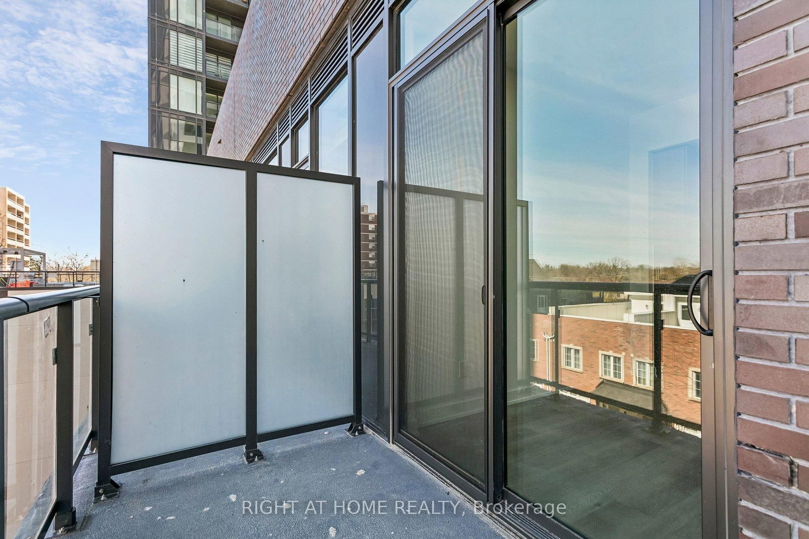 2075 Lakeshore Road, Unit 402 - Photo 23