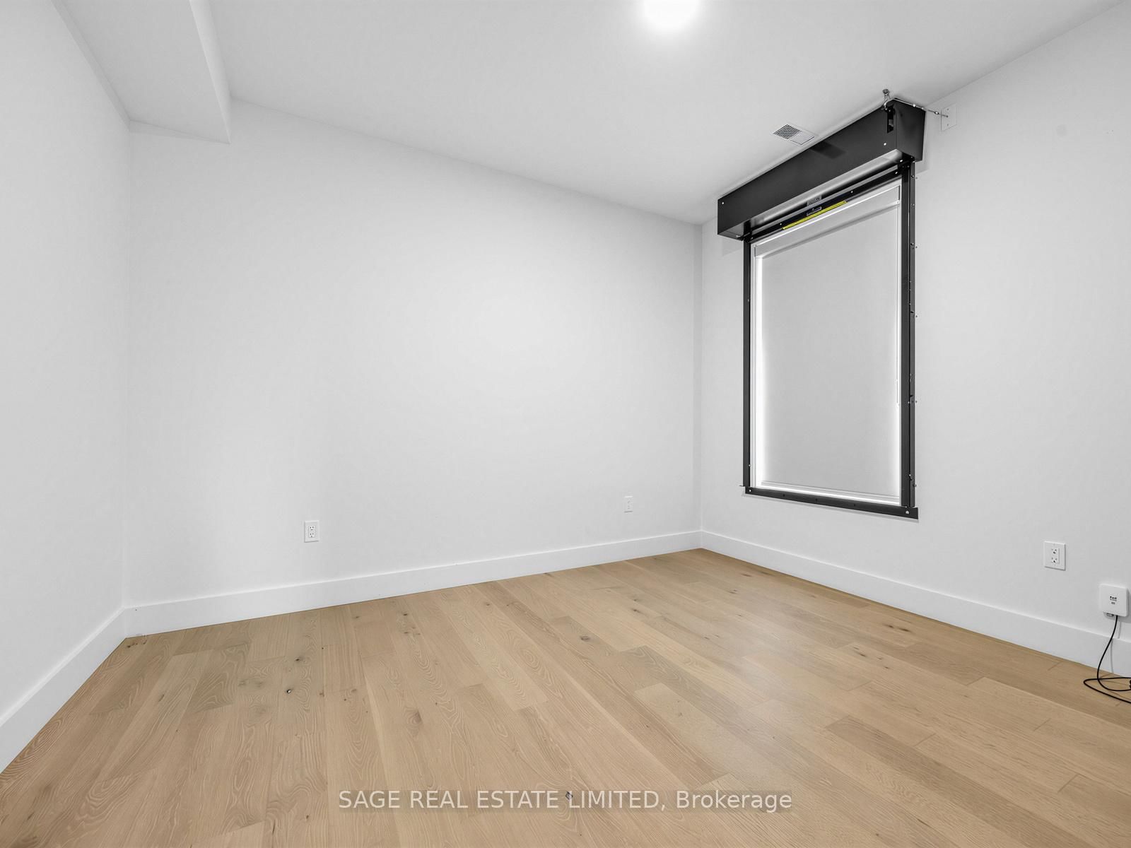 909 Castlefield Avenue, Unit 3 - Photo 22