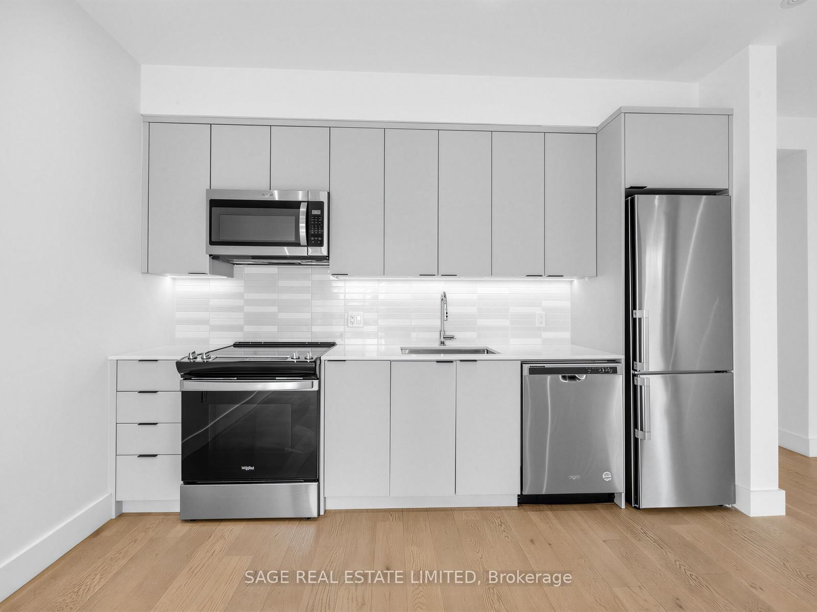 909 Castlefield Avenue, Unit 3 - Photo 8