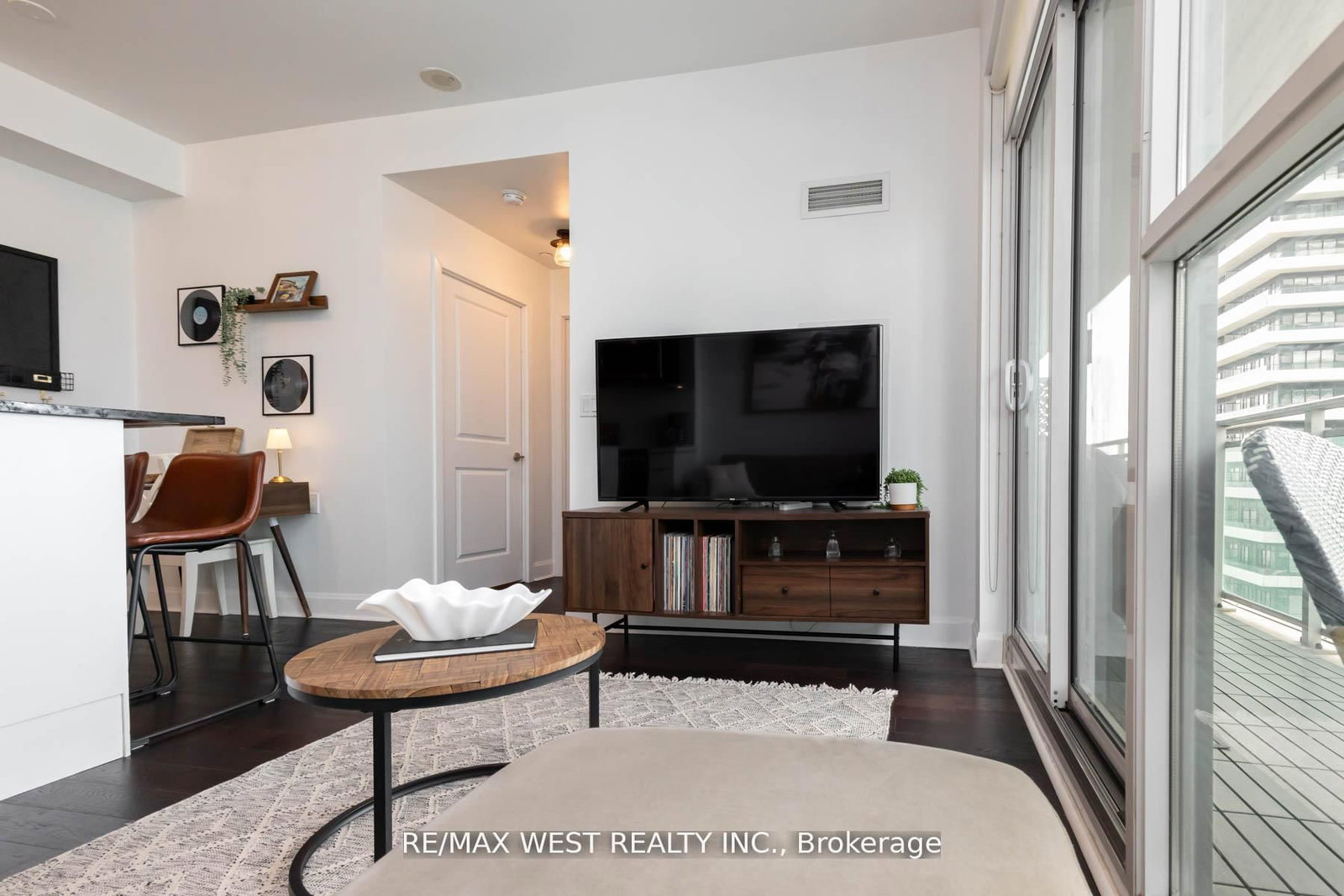 33 Shore Breeze Drive, Unit 802 - Photo 9