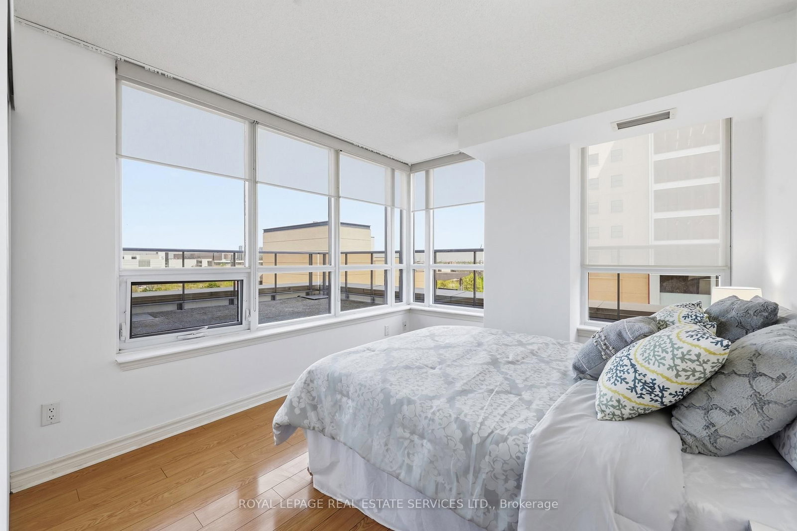 4090 Living Arts Drive • #808 • Mississauga, ON photo 18