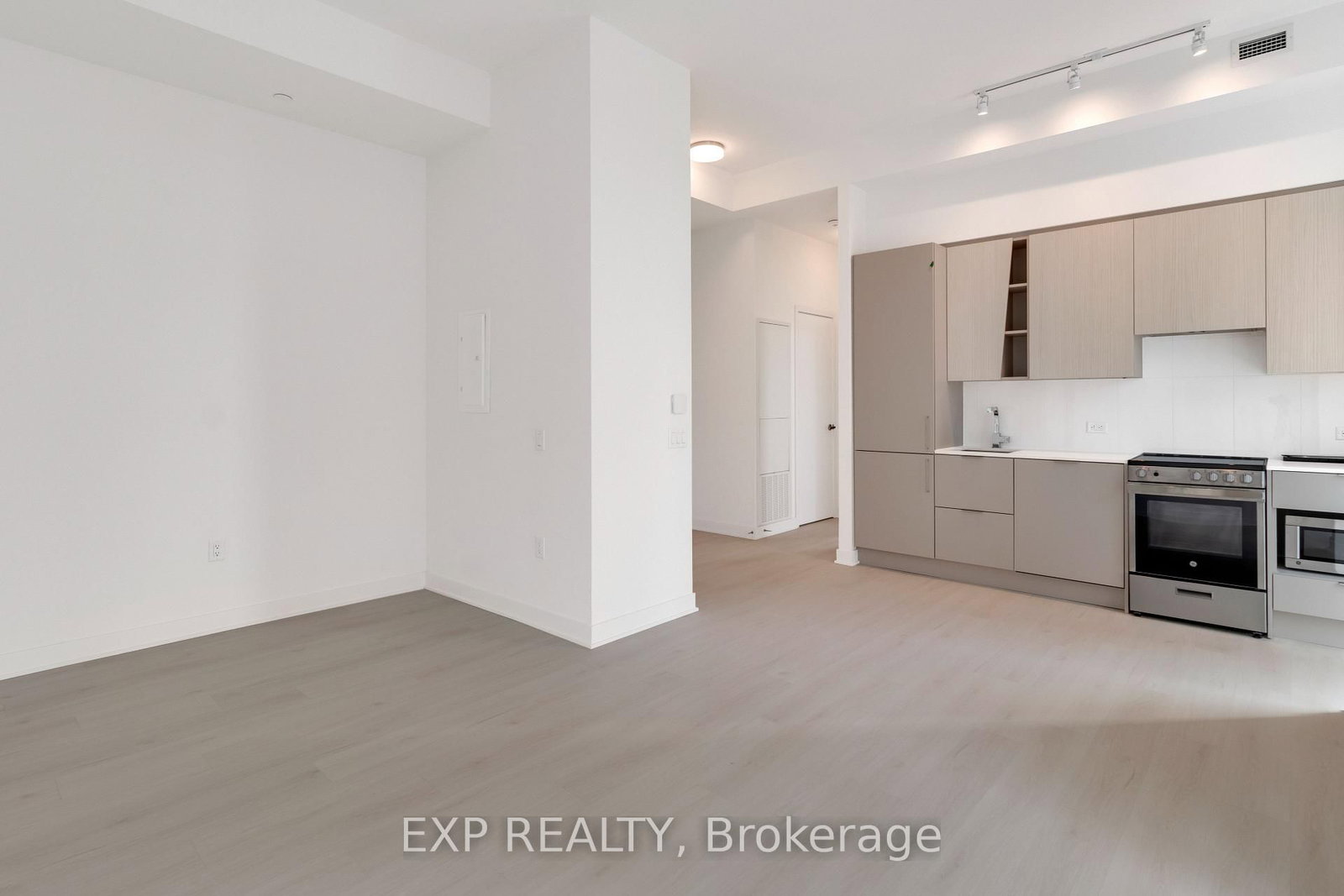 3900 Confederation Parkway, Unit 313 - Photo 9