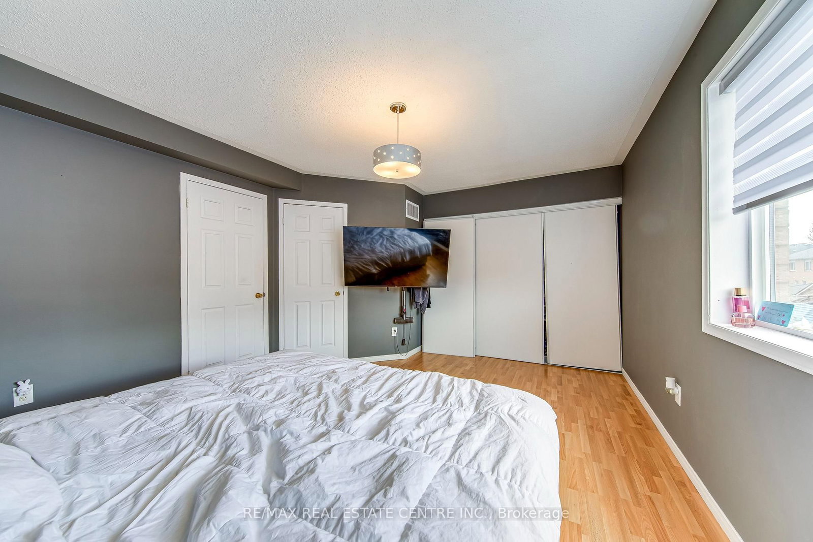 2080 W St Clair Avenue • Toronto, ON photo 15