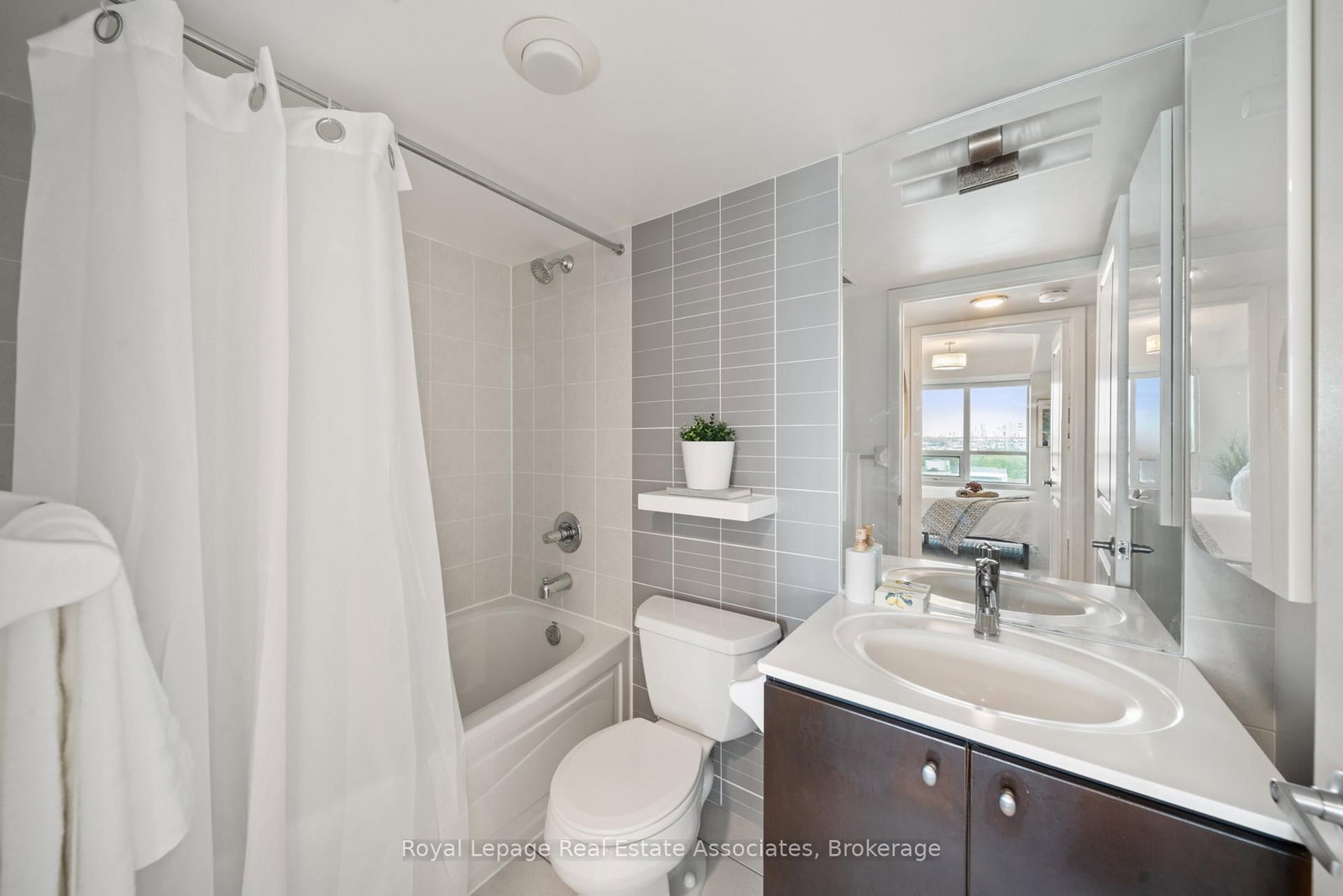 225 Sherway Gardens Road, Unit 1601 - Photo 9