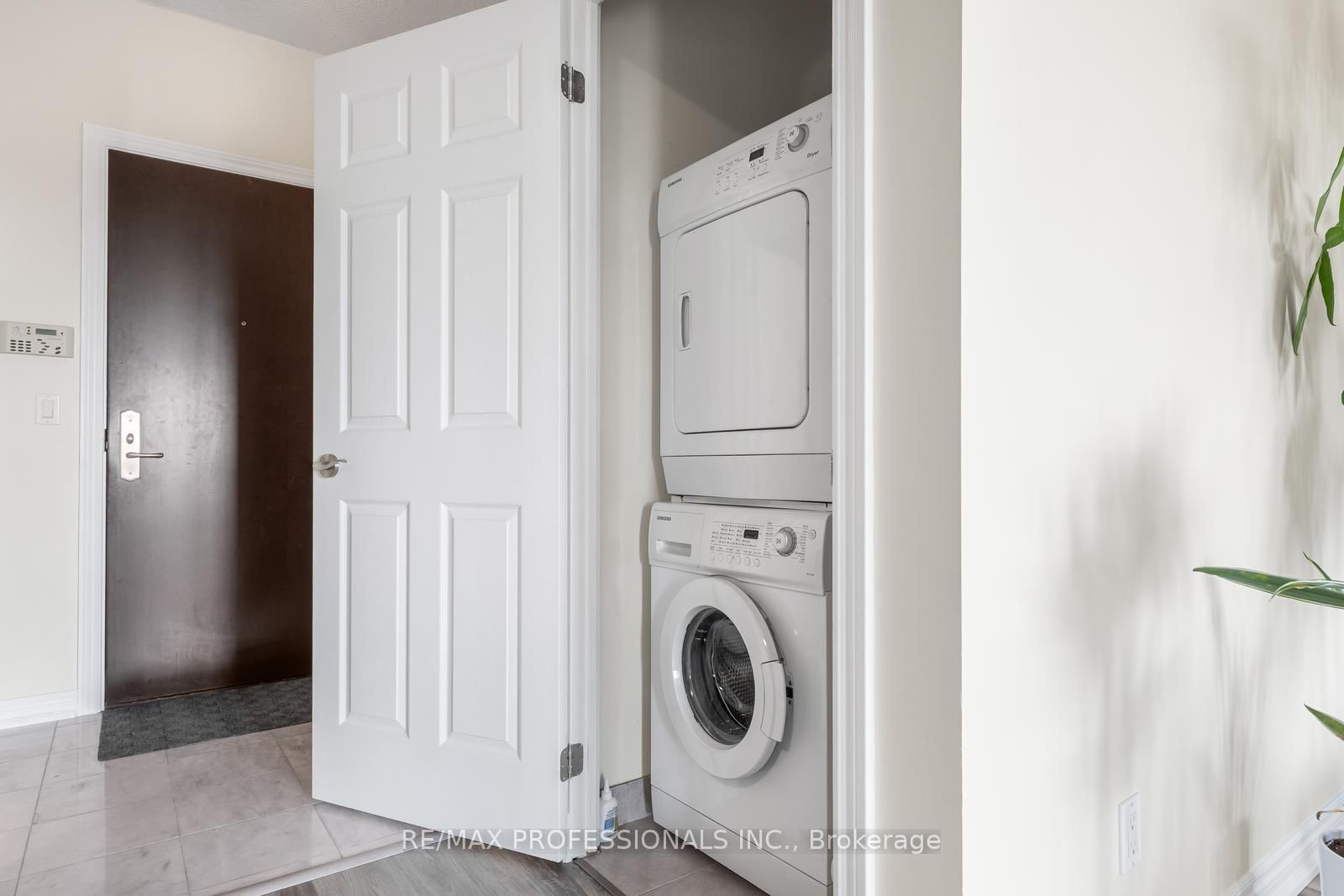 1135 Royal York Road • #801 • Toronto, ON photo 14
