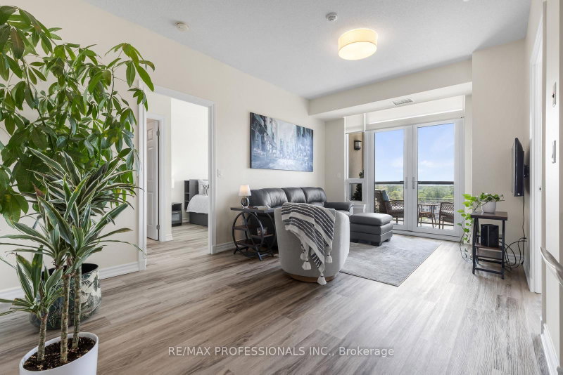 801 - 1135 Royal York Road