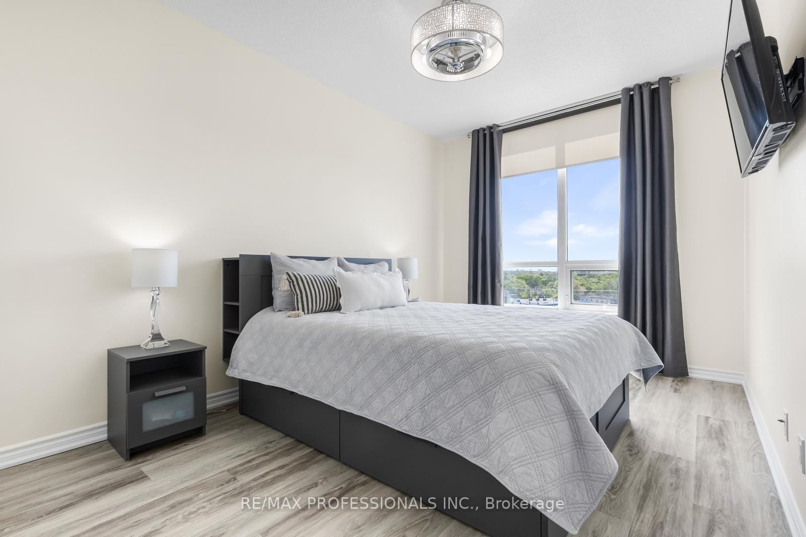 1135 Royal York Road • #801 • Toronto, ON photo 9