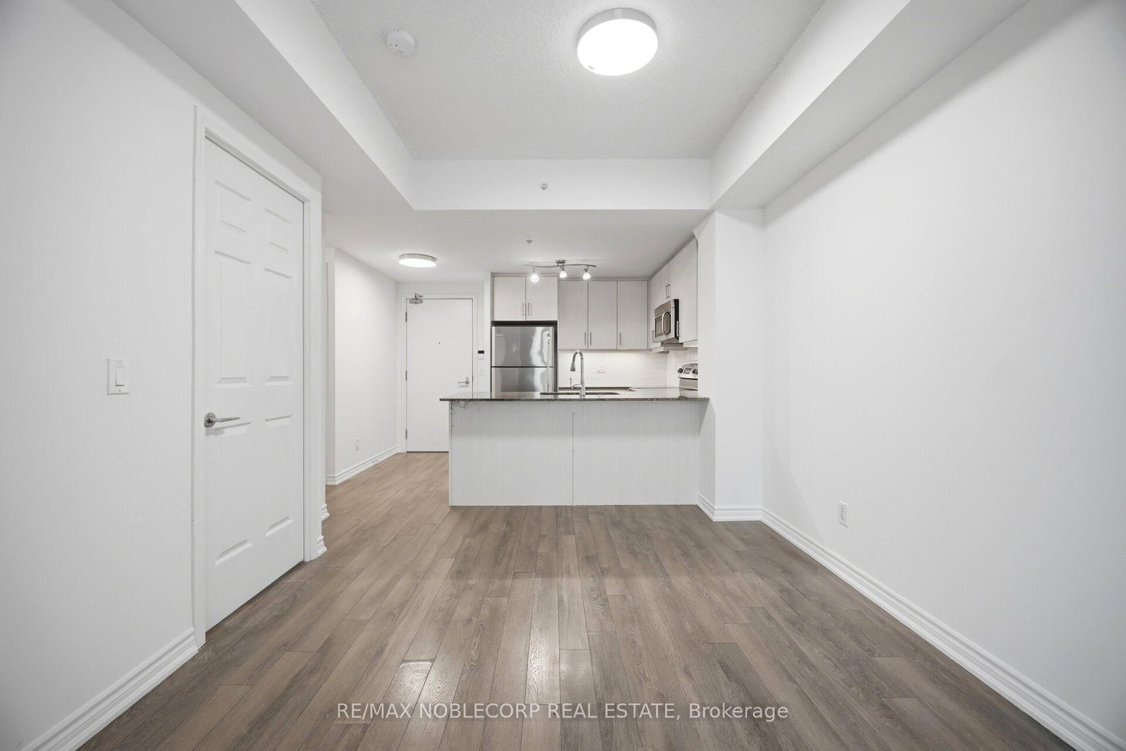 15 James Finlay Way, Unit 624 - Photo 17
