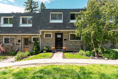 Townhouse sold at 114-2050 Upper Middle Road, Burlington, Ontario, L7P 3R9 - Brant Hills - MLS: W13151138