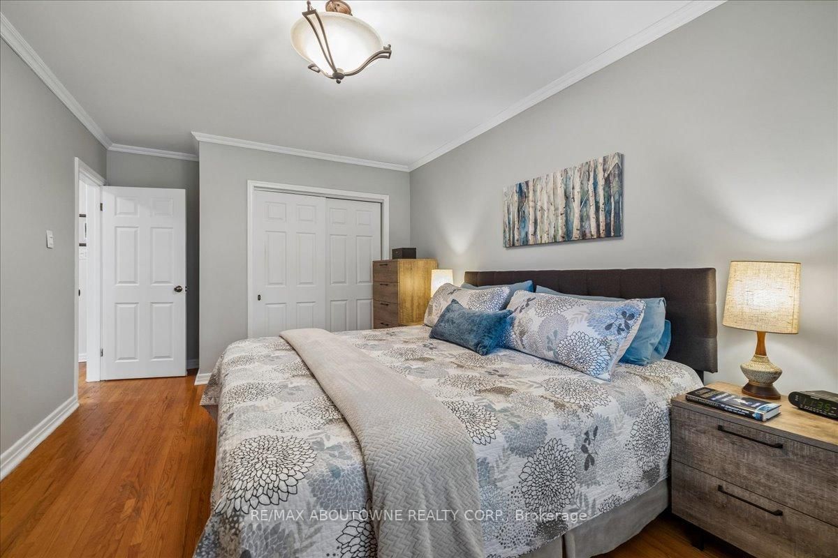 316 River Side Drive • Oakville, ON photo 17