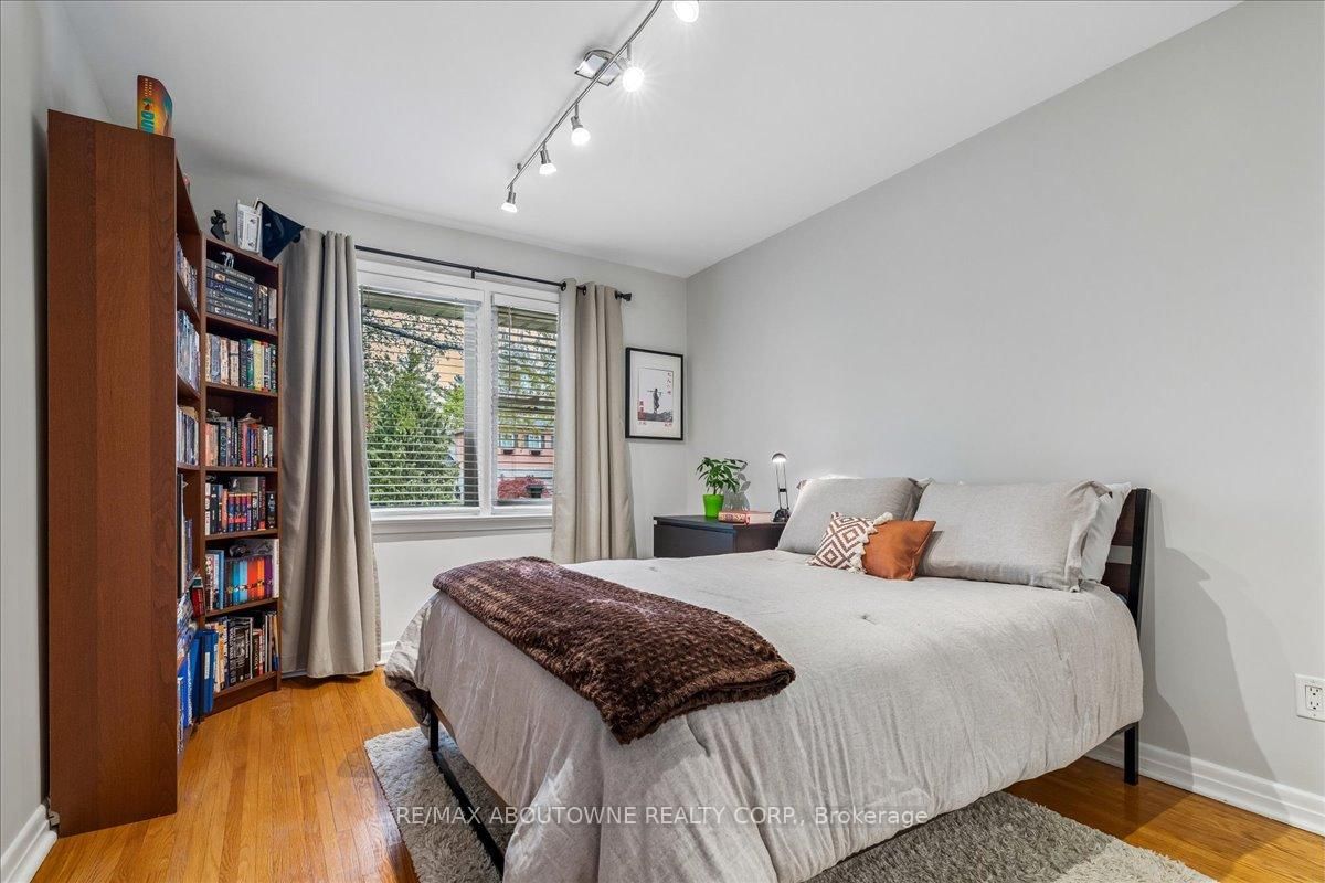 316 River Side Drive • Oakville, ON photo 18