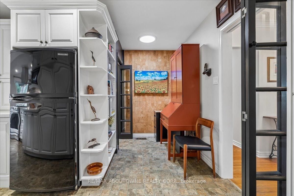 316 River Side Drive • Oakville, ON photo 8