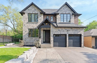 5-bed Detached House · 146 Thompson Ave