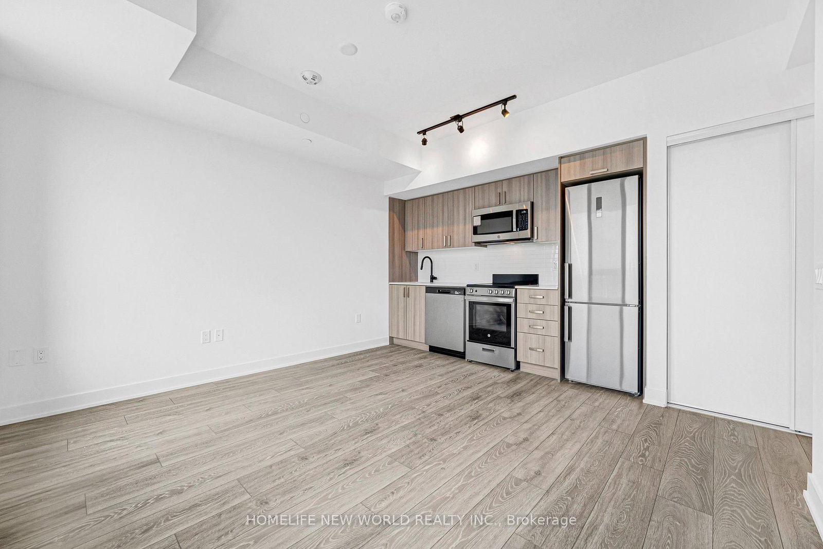 758 Dovercourt Road • #807 • Toronto, ON photo 7