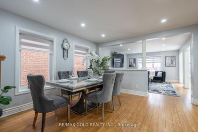 8 Bayridge Drive — more photos