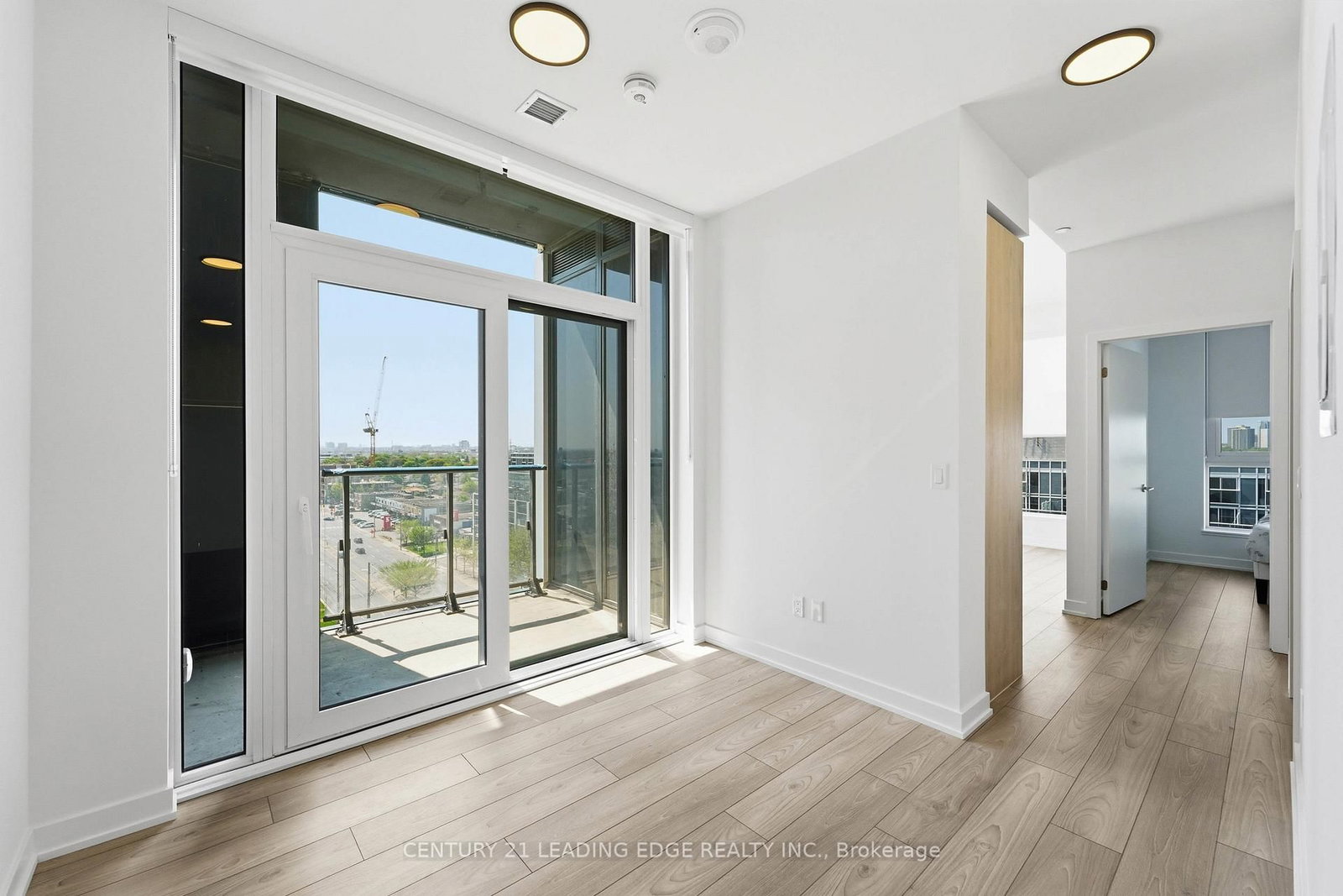 1007 The Queensway Street, Unit 921 - Photo 9