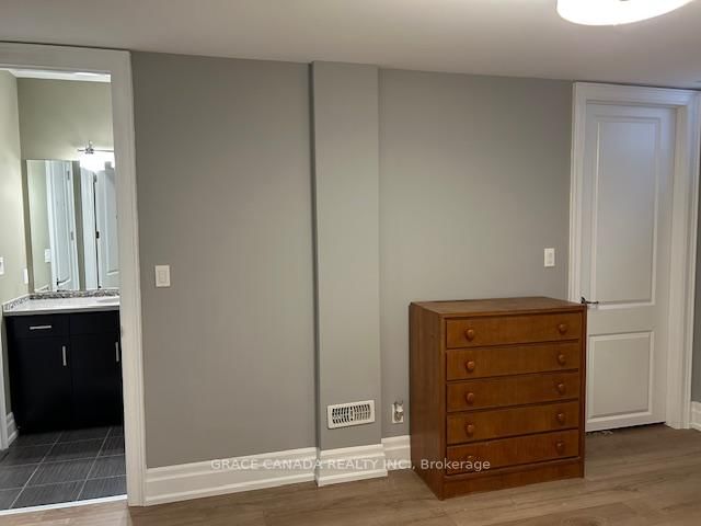 3130 Hines, Oakville 14
