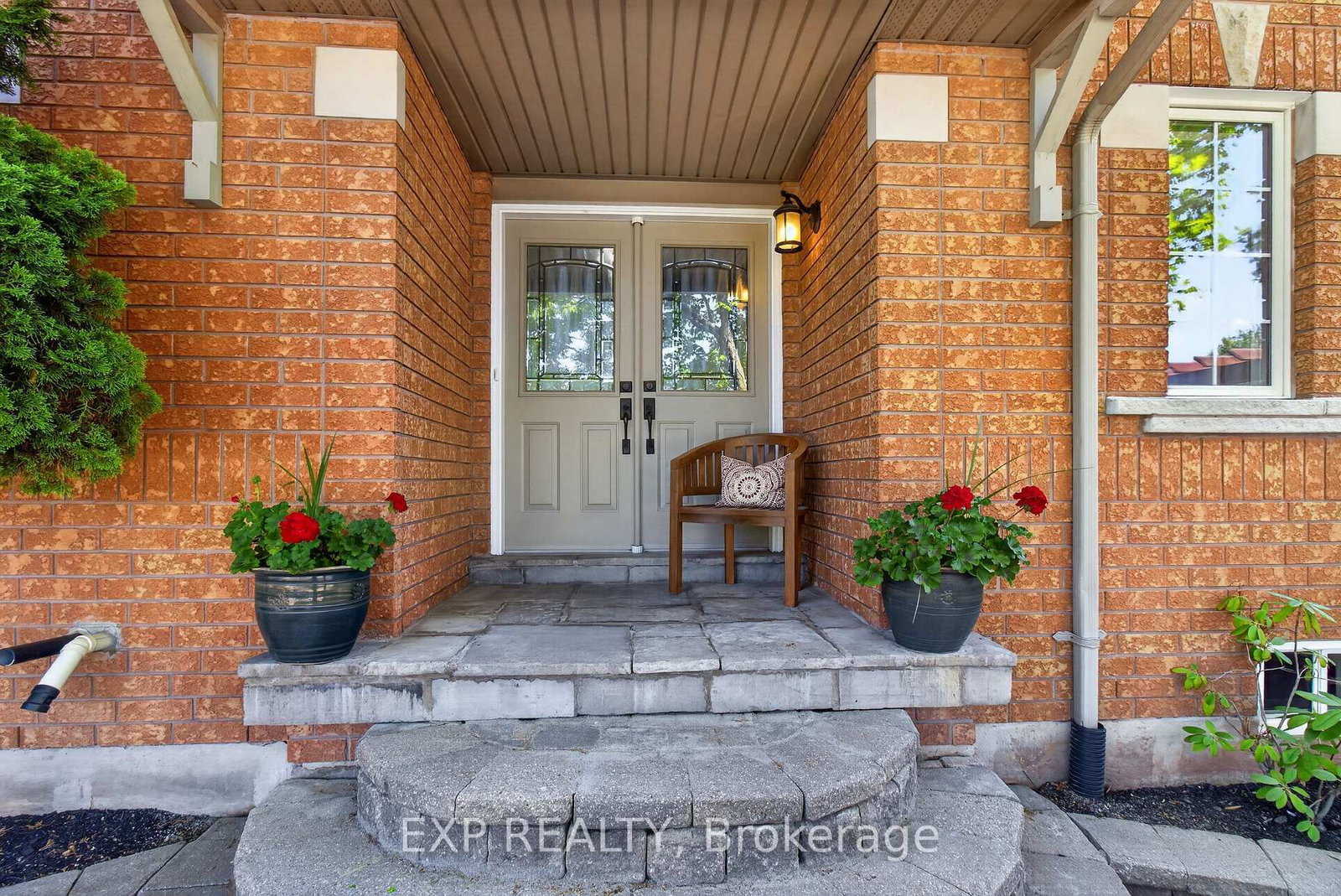 1347 Brookstar Drive • Oakville, ON photo 4