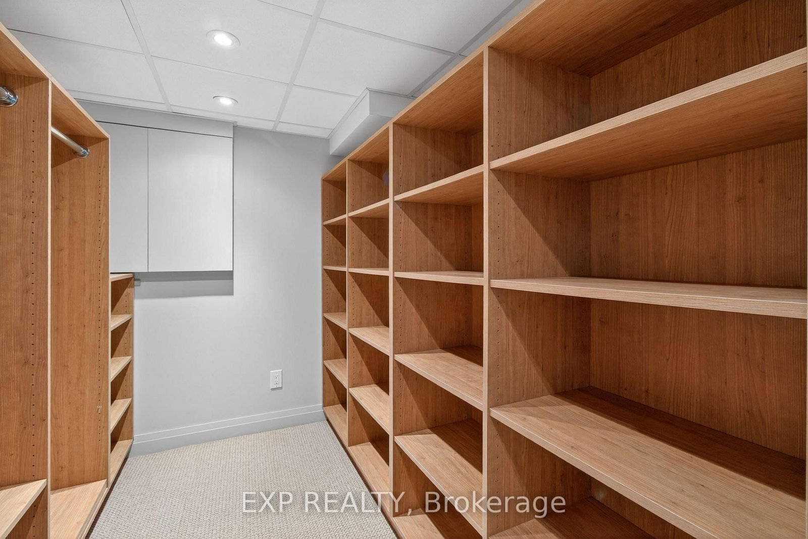 1347 Brookstar Drive • Oakville, ON photo 44