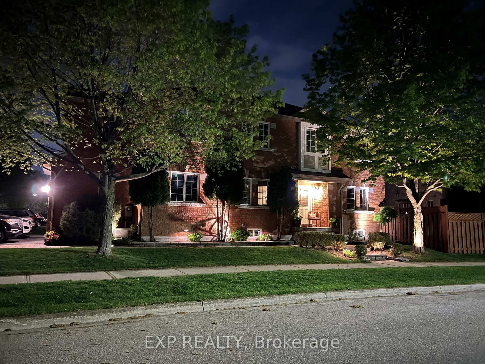 1347 Brookstar Drive • Oakville, ON photo 6