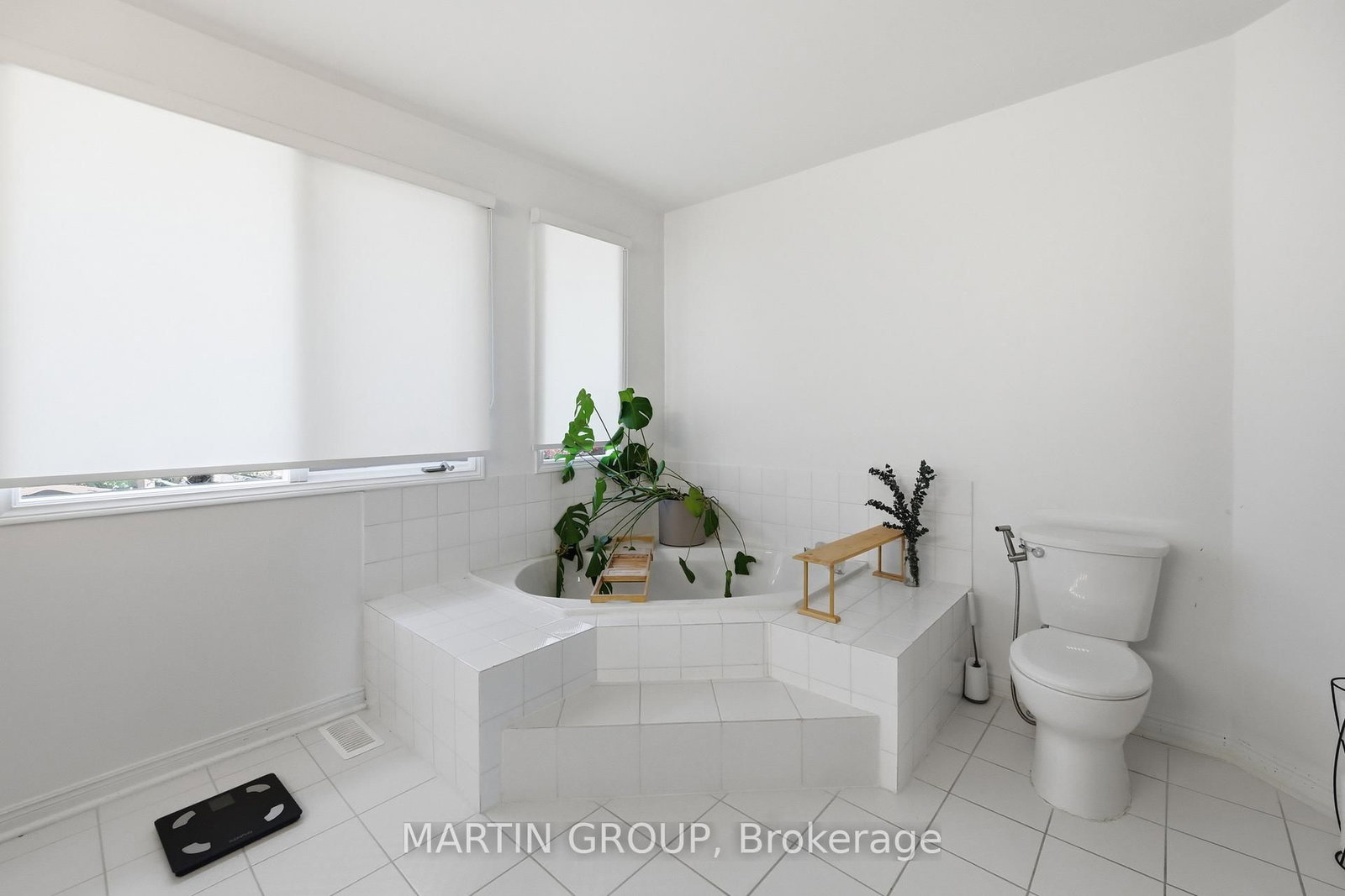 376 Carrier Lane • Oakville, ON photo 38