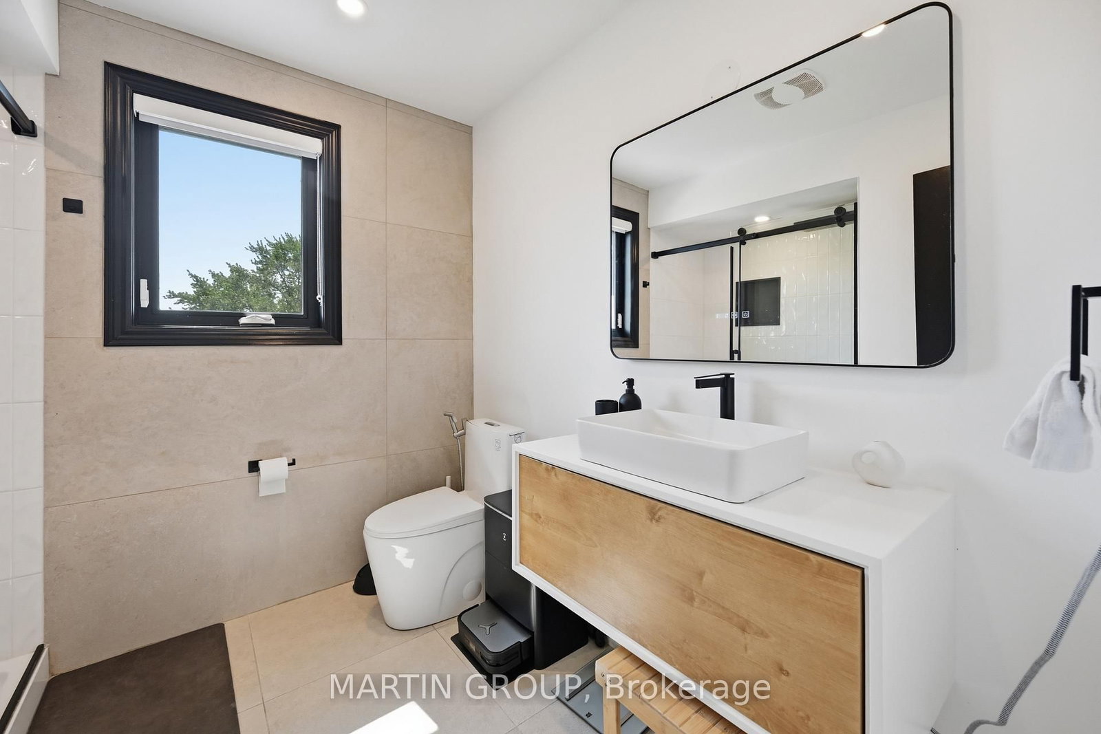 376 Carrier Lane • Oakville, ON photo 44