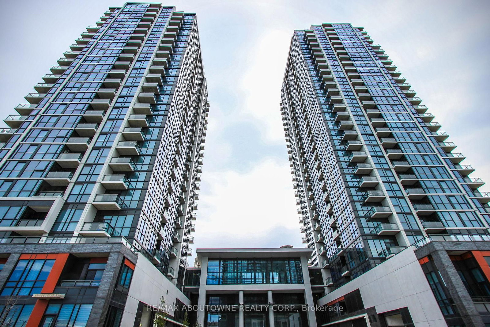 75 Eglinton Avenue W, Unit 1503