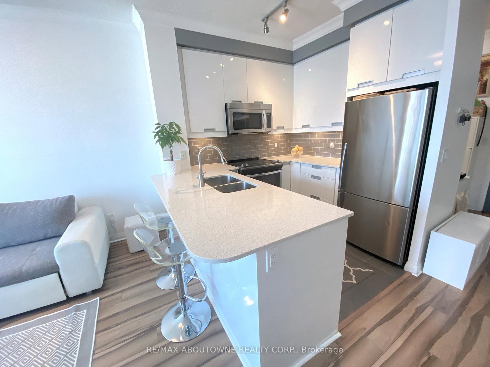 75 Eglinton Avenue W, Unit 1503 - Photo 4