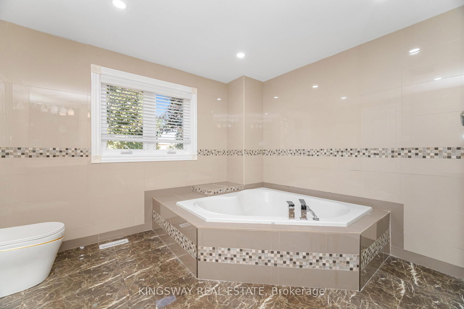 1008 Ceremonial Drive • Mississauga, ON photo 36