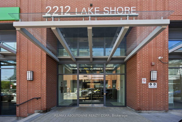 3807 - 2212 Lake Shore Boulevard W