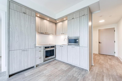 Unit 710 — 858 Dupont Street — photo 2