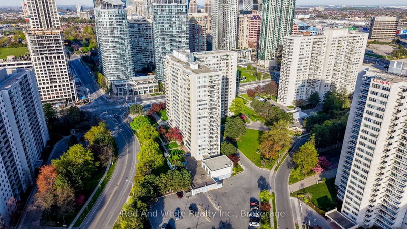 2013 - 3590 Kaneff Crescent