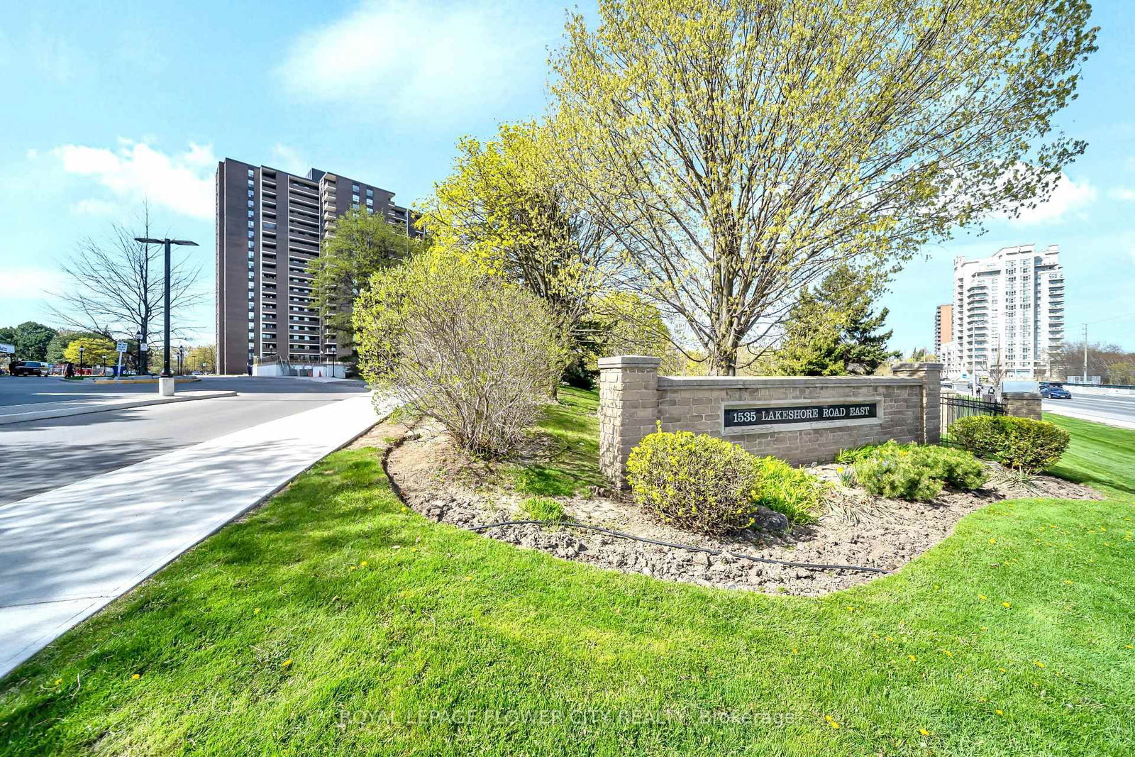 1535 Lakeshore Road E