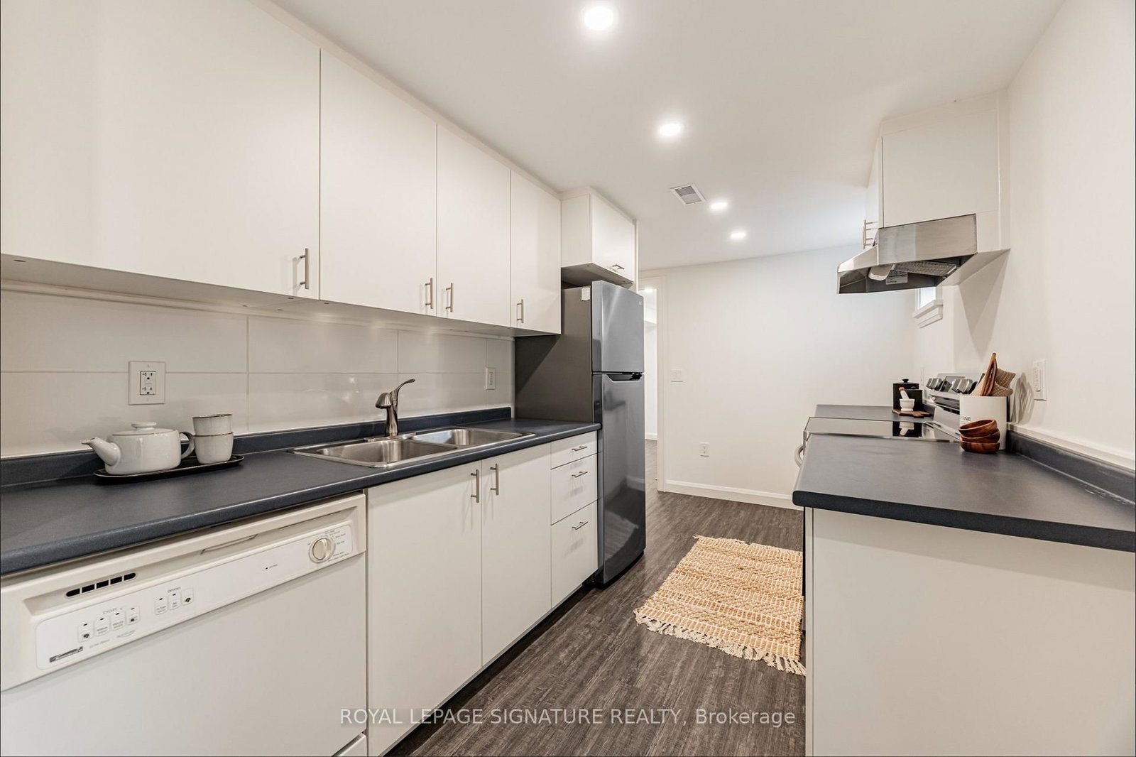 54 Pasadena Gardens, Unit B - Photo 5