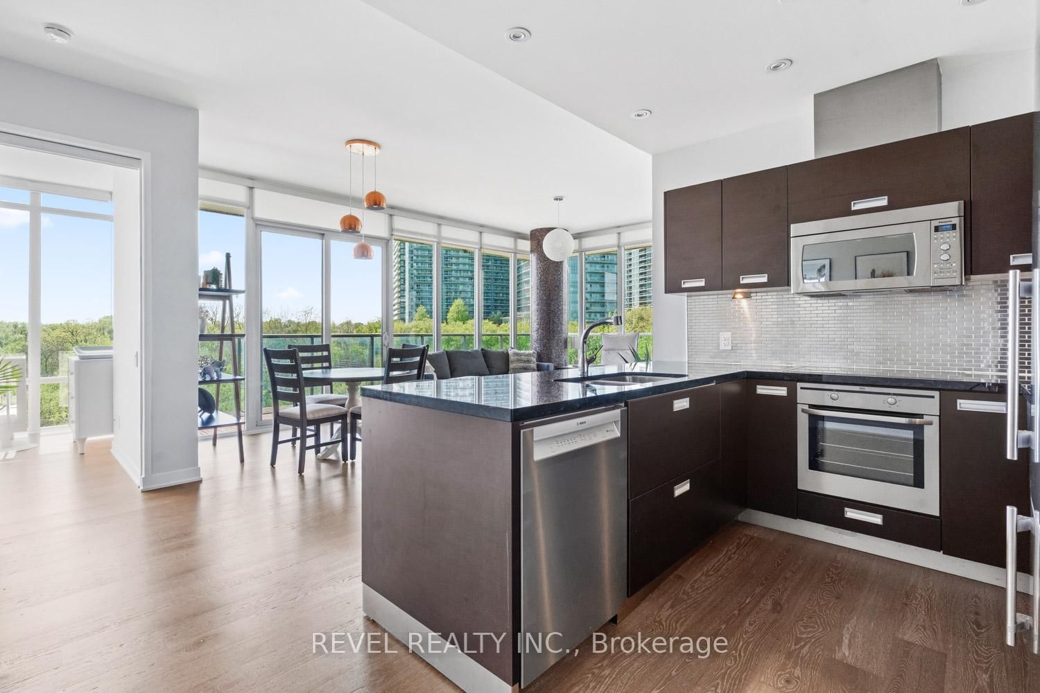 88 Park Lawn Road, Unit 516 - Photo 2